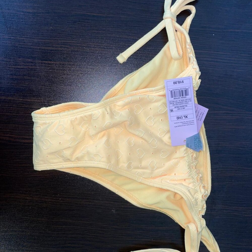 NWT Lot of 10 Brand New Women's Swimsuits | Tops, Bottoms, One-Piece |MSRP $200+ - Picture 3 of 15